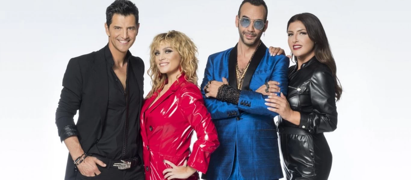 The Voice: Έκπληξη για διαγωνιζόμενο στο πλατό - Ποιος ανέβηκε πάνω στην σκηνή μαζί του; (βίντεο)